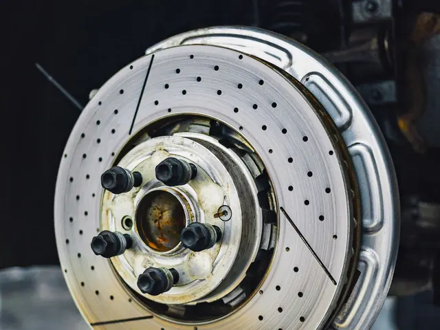 Bremsscheiben vorn (belüftet, gelocht)